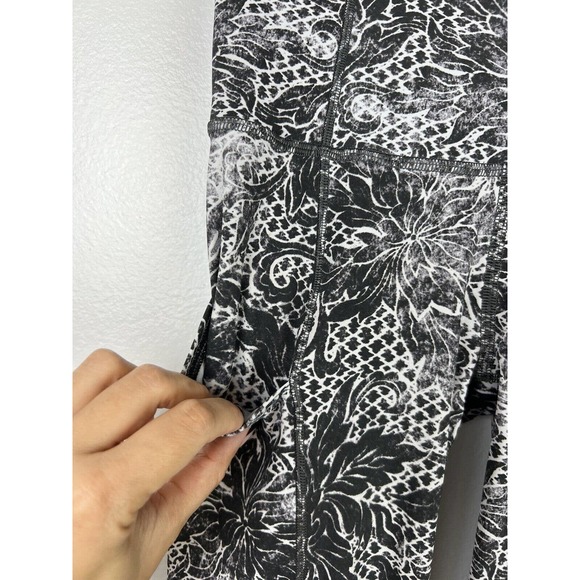 Lululemon Fast Free 7/8 Tight Size 2 Serigraph Starlight Black Floral Print 25" - Picture 7 of 10
